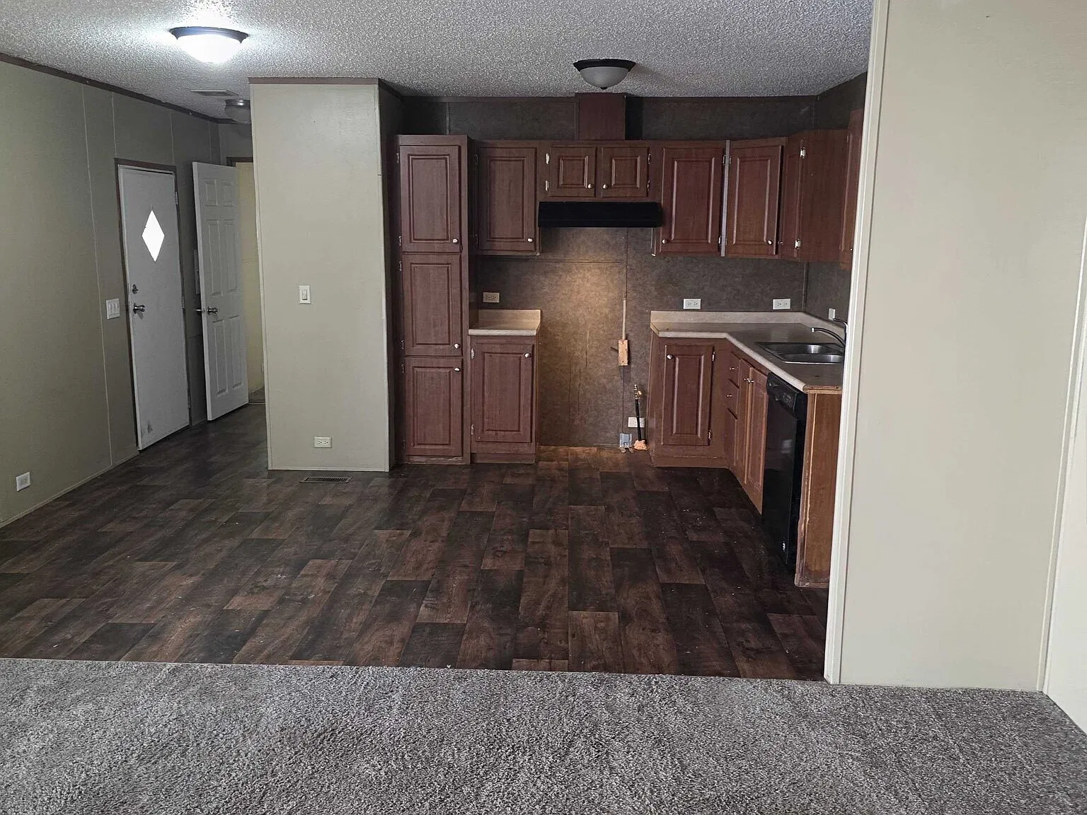 3 bedroom 2 bathroom recently rehabed home for sale — Photo 4