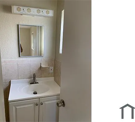 4 bed, $3,667 — Photo 3