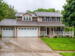 4515 91st St, Urbandale, IA 50322
