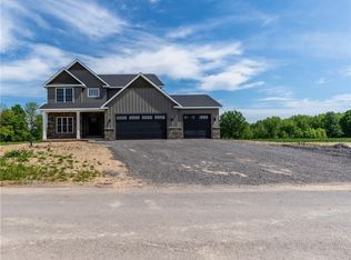 3515 Tall Tree Ln, Baldwinsville, NY