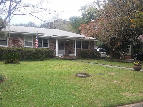 2nd image of 319 Oxford Dr