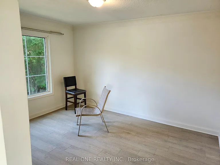 22 Pleasant View Dr — Photo 3