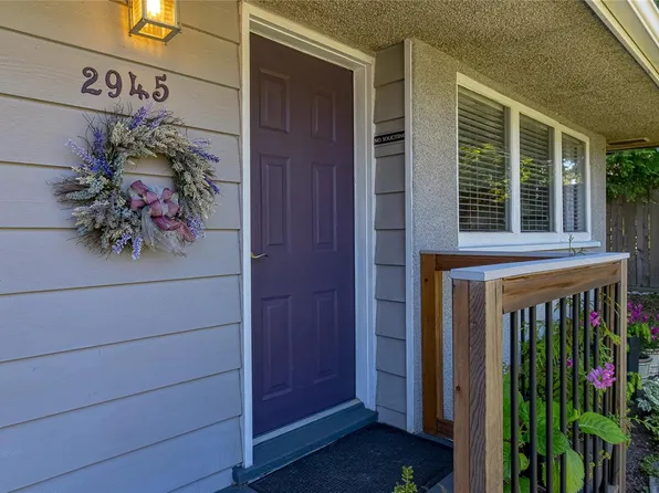 2945 Dysart Rd, Saanich, BC V9A 2K1