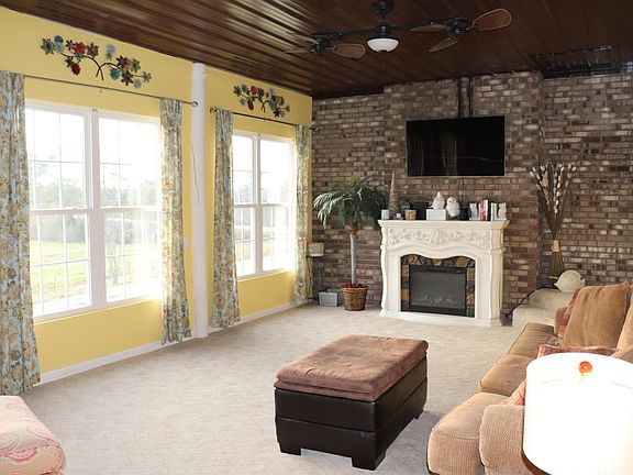 Image 5: D70029A2-3BE6-4A20-AB48-8889E9F30667