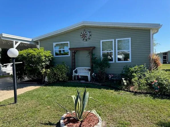 625 Royal Tern Dr, Barefoot Bay, FL 32976