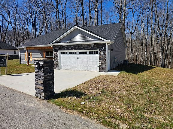 2nd image of 123 Lee Ave #2