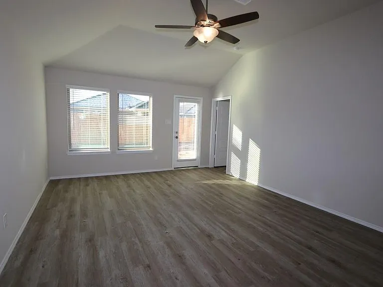 21423 Bluebonnet Cove Ct — Photo 7