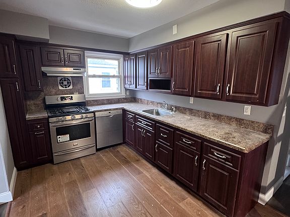 5th image of 107 Union Ave APT 2