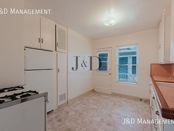 3rd image of 4392 Louisiana St #4392