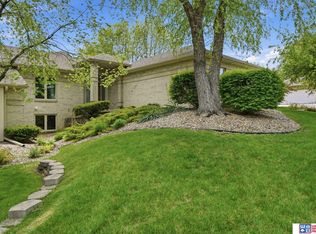 9134 Pioneer Ct, Lincoln, NE 68520