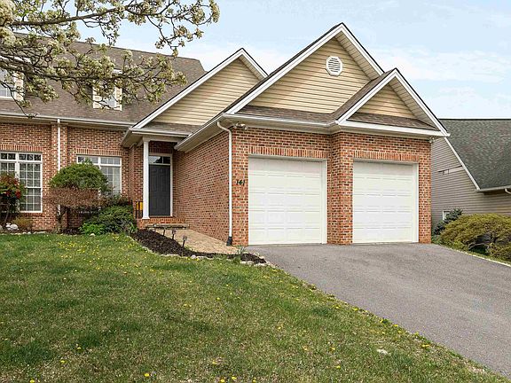 3rd image of 141 Chelsea Cir