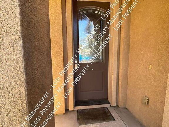 3rd image of 1451 Lakeshore Dr