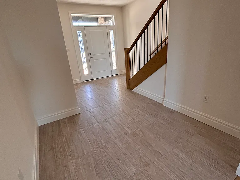 1622 Upper West Ave — Photo 2