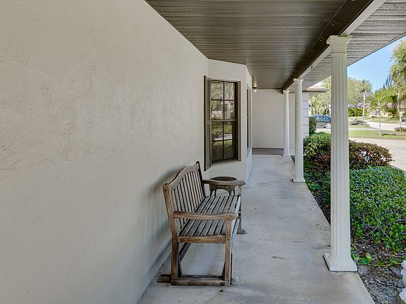 4th image of 677 N Hedgecock Sq