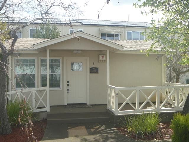 1st image of 5 Elm Cottage