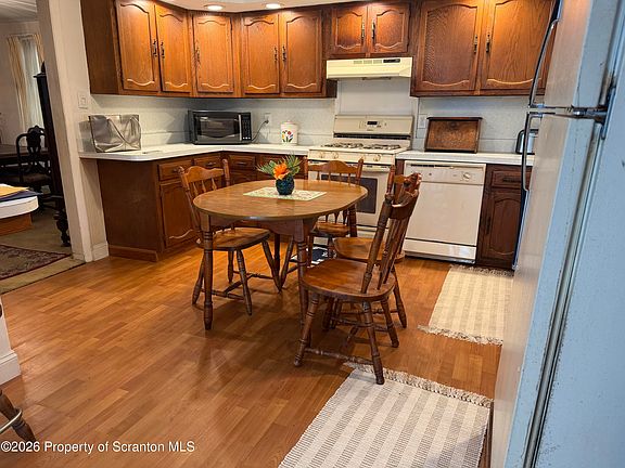2nd image of 616 Fig St