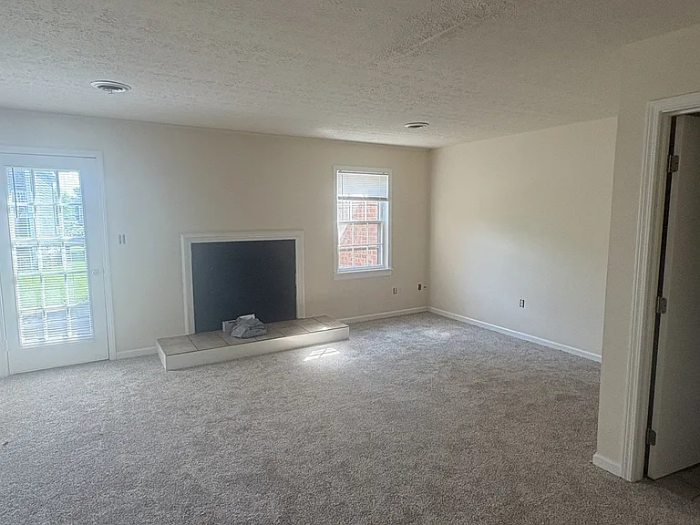 1612 Highland Way #C — Photo 4