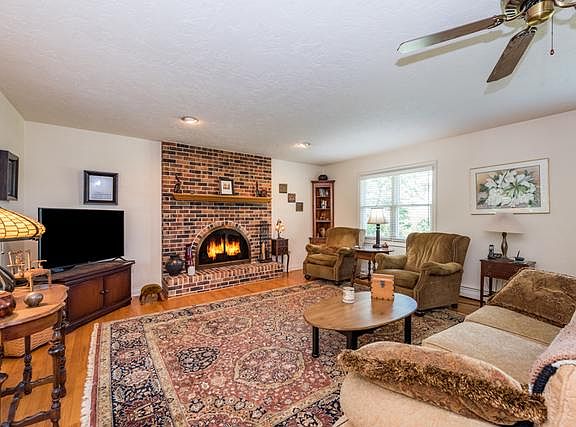 3rd image of 40953 N Nevelier Dr