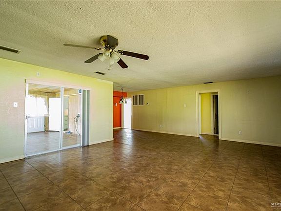 5th image of 1702 E Chapin St