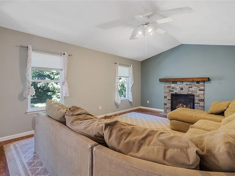 40 Alverstone Way — Photo 20
