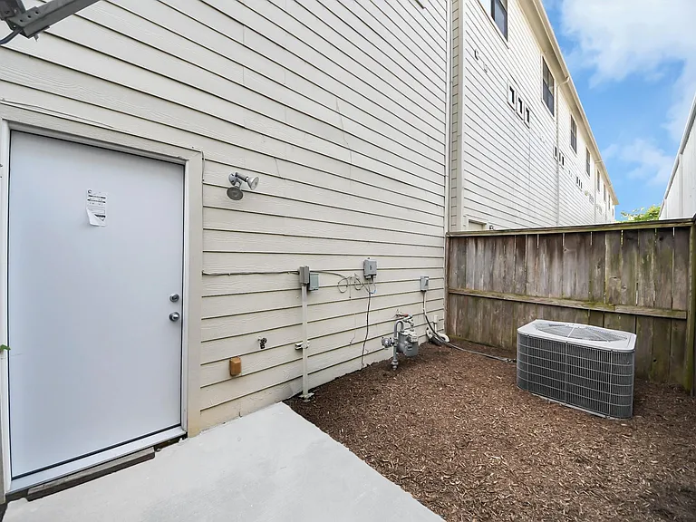 8715 Meadowcroft Dr #404 — Photo 30