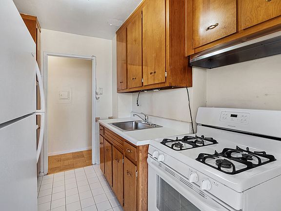 5th image of 225 Saint Pauls Ave APT 6C