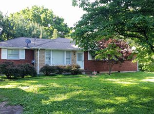 913 Woods Lake Dr, Madison, TN 37115