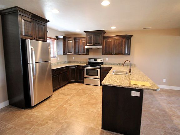 4th image of 549 W 1420 N #101