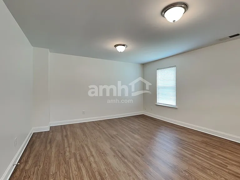 300 Vaughan Pl — Photo 10