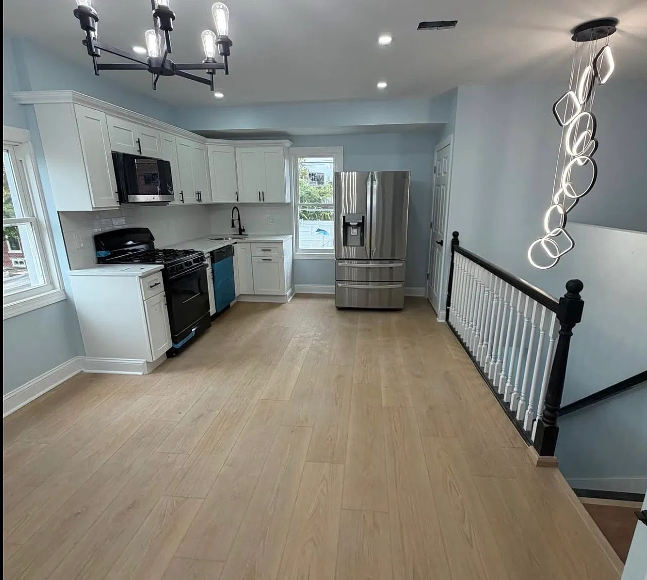 727 Bennett St — Photo 1
