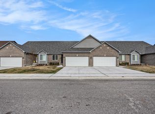 48309 Applegrove Ln, New Baltimore, MI 48051