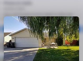 625 Madrona Ave, Pasco, WA 99301