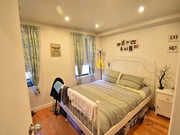 4th image of 23 Pell St Fl 2