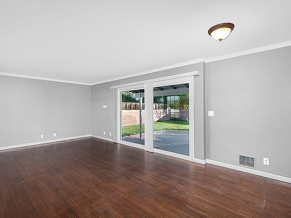 3rd image of 16716 Marilla St