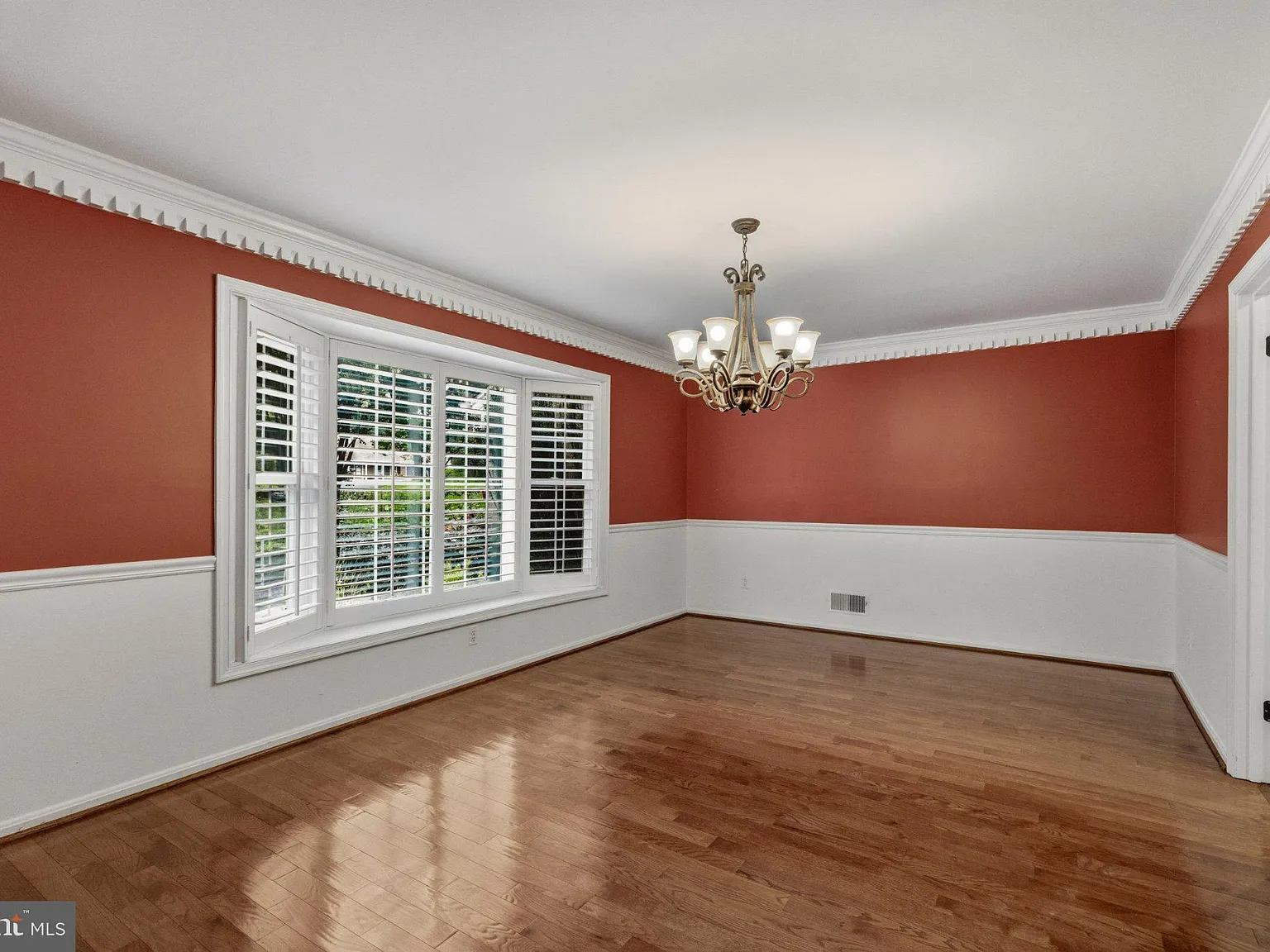 4 bed, 5.0 bath, 3923 sqft, $4,795 — Photo 4