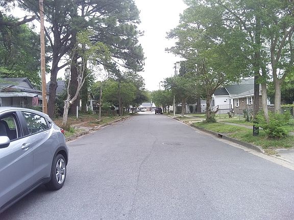 5th image of 9304 Belgrave Ave