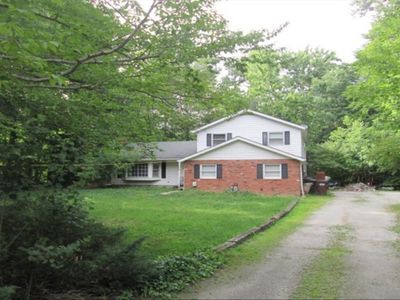 8020 Thornapple Ln, Novelty, OH, 44072