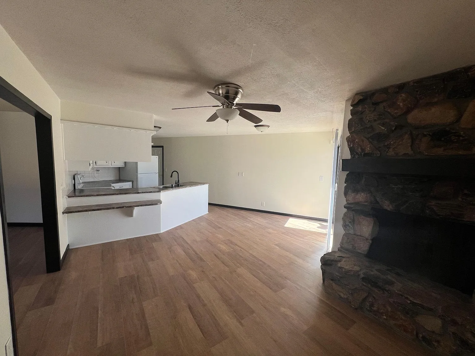 638 N Caddy Ln — Photo 4