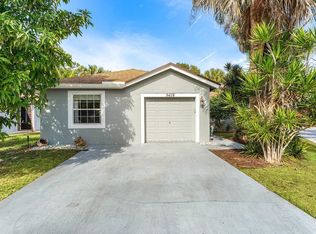 5418 Club Circle, Haverhill, FL 33415