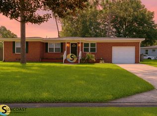 3235 Holly Berry Ln, Jacksonville, FL 32277