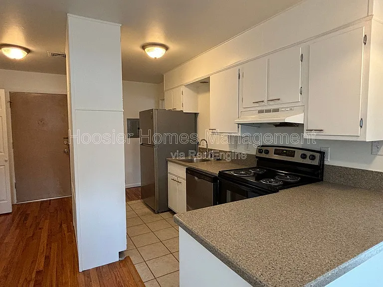 770 E 61st St #4 — Photo 8
