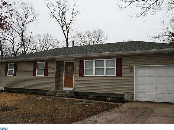 4th image of 37 Bobolink Blvd
