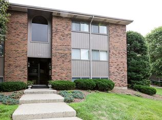 60 Lakeshore Dr, Clarksville, IN 47129