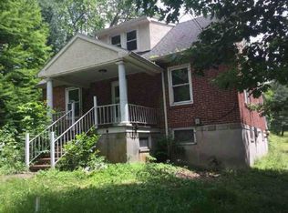 318 N Sanatoga Rd, Pottstown, PA 19464