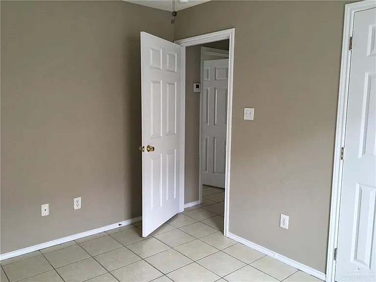 1513 Orlando St — Photo 9