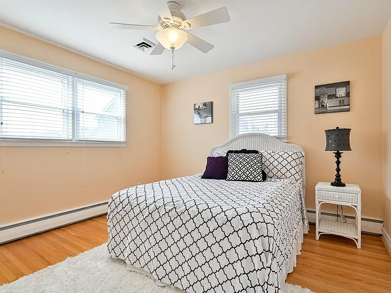 100 N Argyle Ave — Photo 21