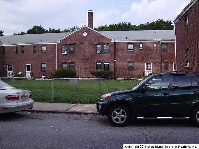 1st image of 22 Court St