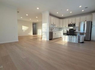 674 Saint Andrews Pl, Englishtown, NJ 07726