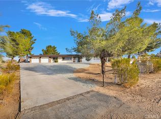19188 Tomahawk Rd, Apple Valley, CA 92307