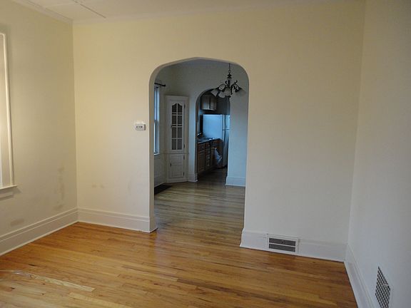 Living Rm to Dining
